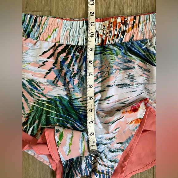 FABLETICS Latrice Short EUC - Picture 9 of 11